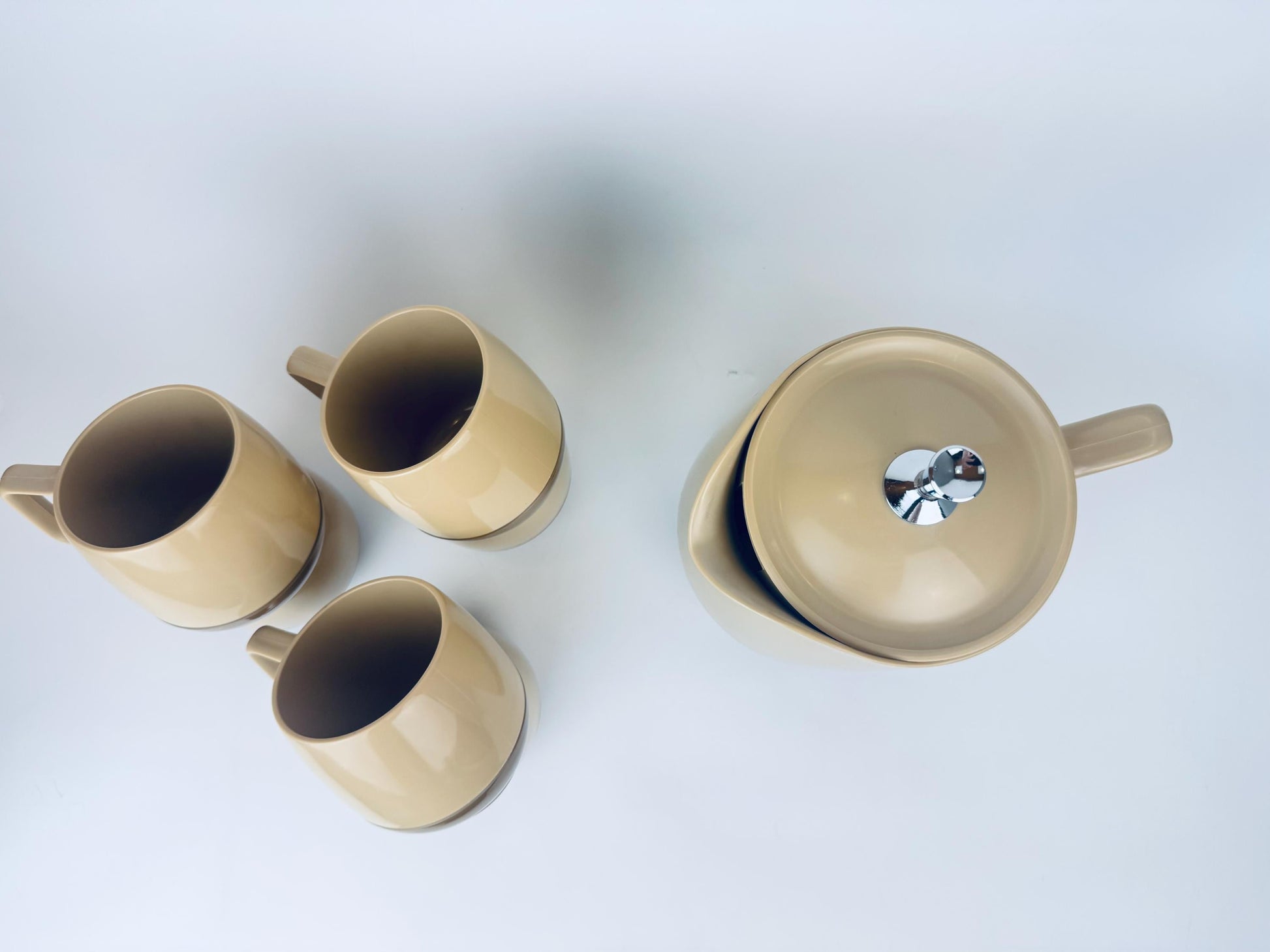 Product image for 'vintage thermos insul ware beige plastic pitcher cup set new in box new old stock' (view aff499)
