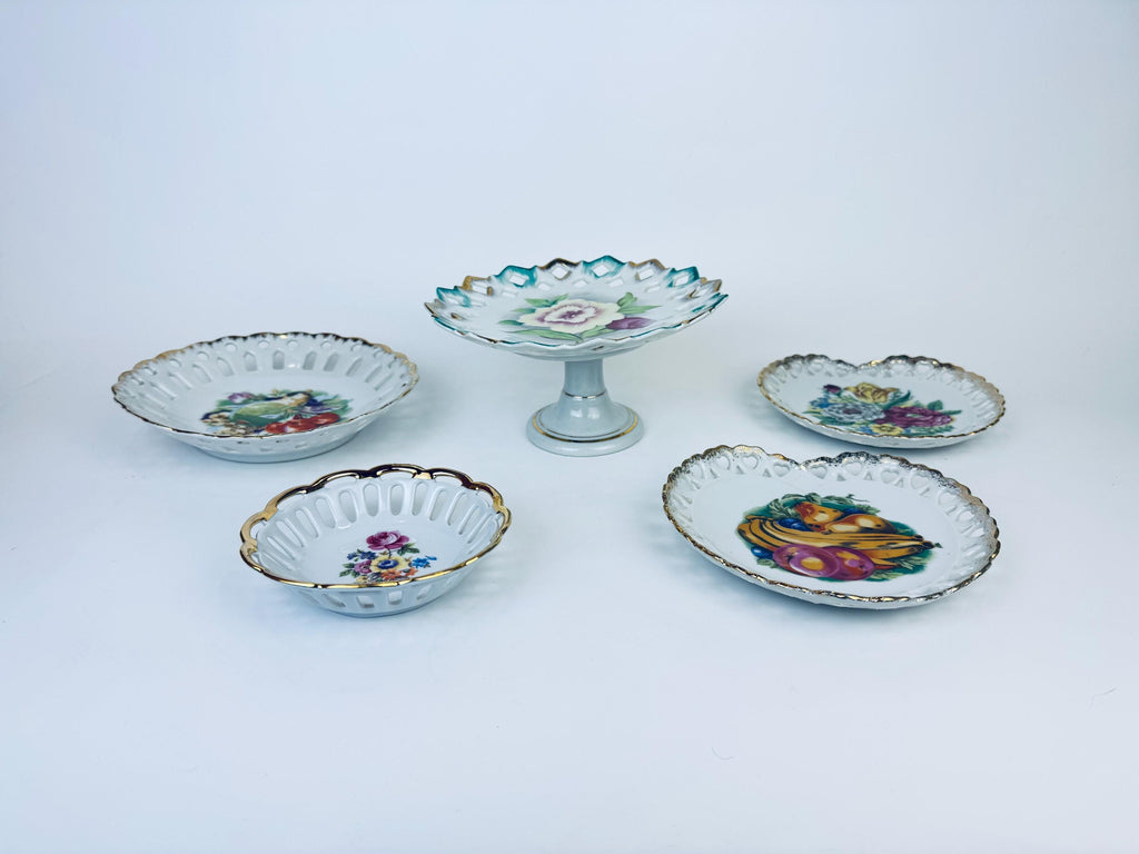 Product image for 'vintage scalloped white ceramic trinket dishes each sold separately' (view 795d21)