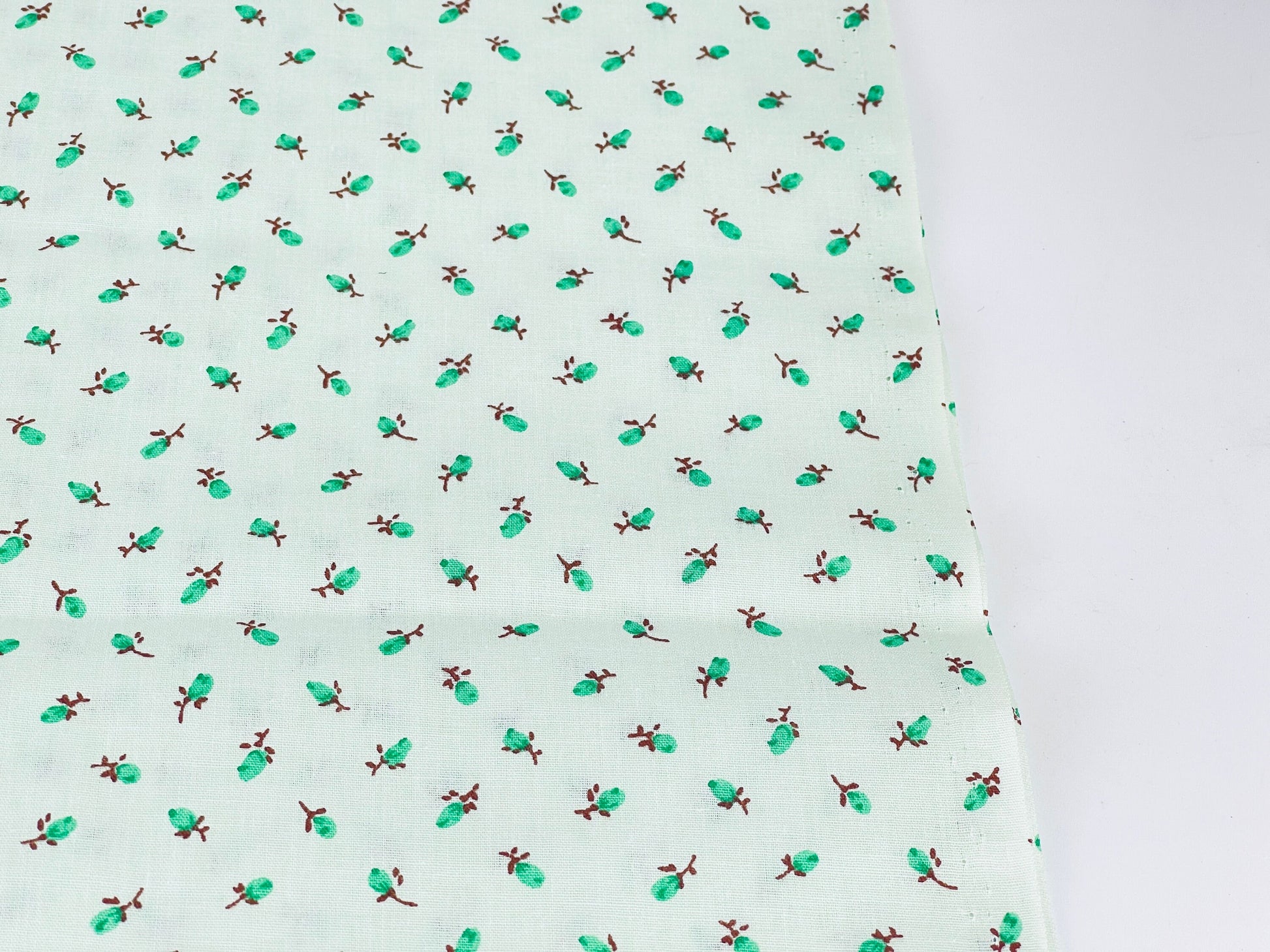 Product image for 'vintage mint green floral fabric material 42 x 44' (view 847820)