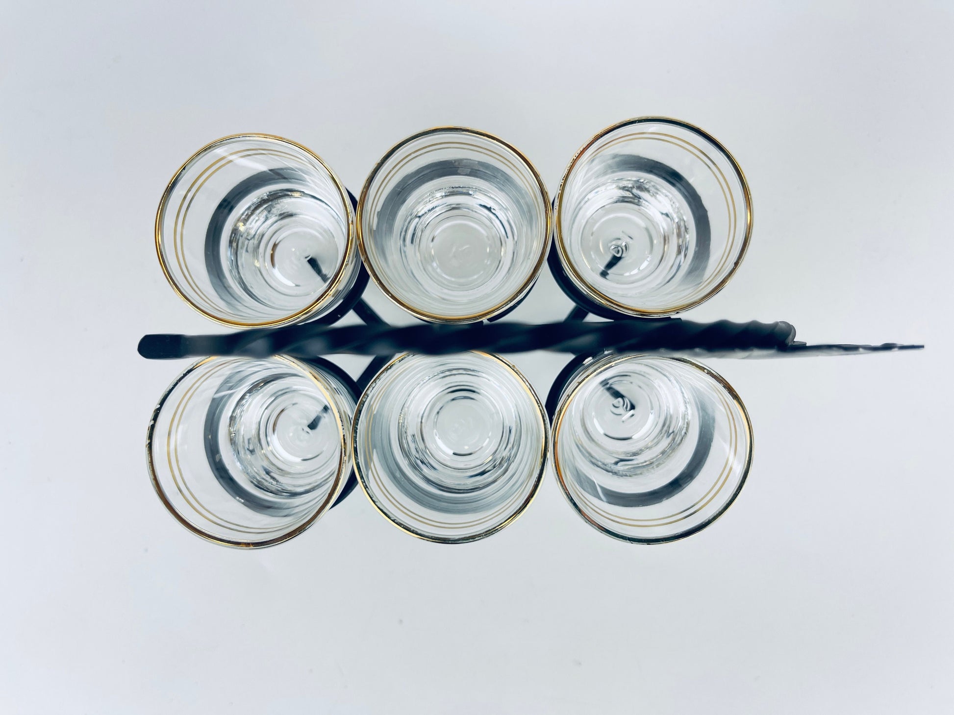 Product image for 'vintage gold striped clear shot glass barware set black metal leaf carrier' (view ec9030)
