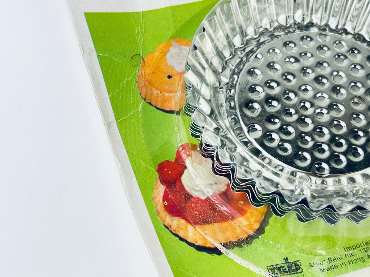 Product image for 'vintage gourmaide metal tart molds set of six 6 made in hong kong new old stock nos' (view befcb4)
