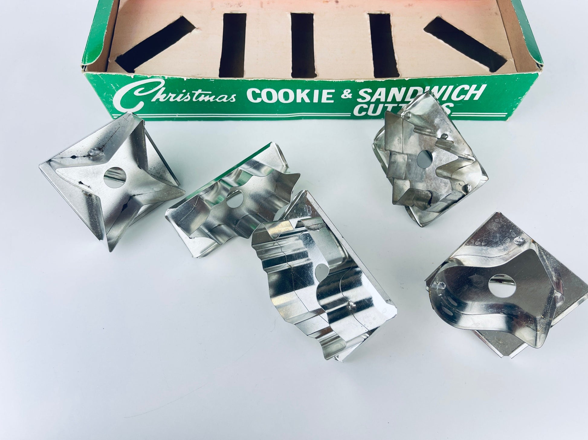 Product image for 'vintage christmas metal cookie sandwich cutters set of five 5 christmas baking gift' (view 9c8e99)
