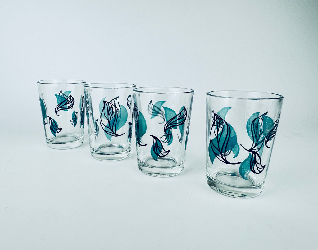 Product image for 'vintage mcm green black foliage leaf shot glasses set of four 4 england made' (view bb5f59)