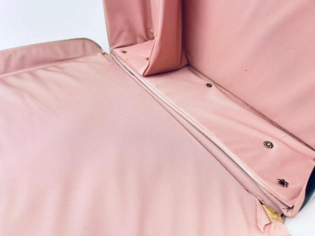 Product image for 'vintage 1964 barbie midge redhead doll case' (view 35f1cb)