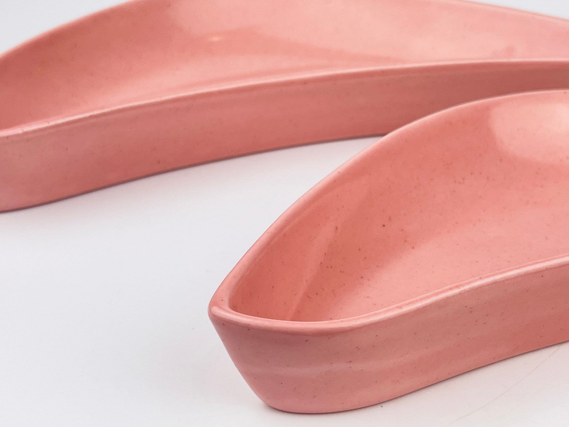 Product image for 'vintage 1950s pink boomerang dishes santa anita ware california mcm atomic ceramic tray set' (view f074ee)
