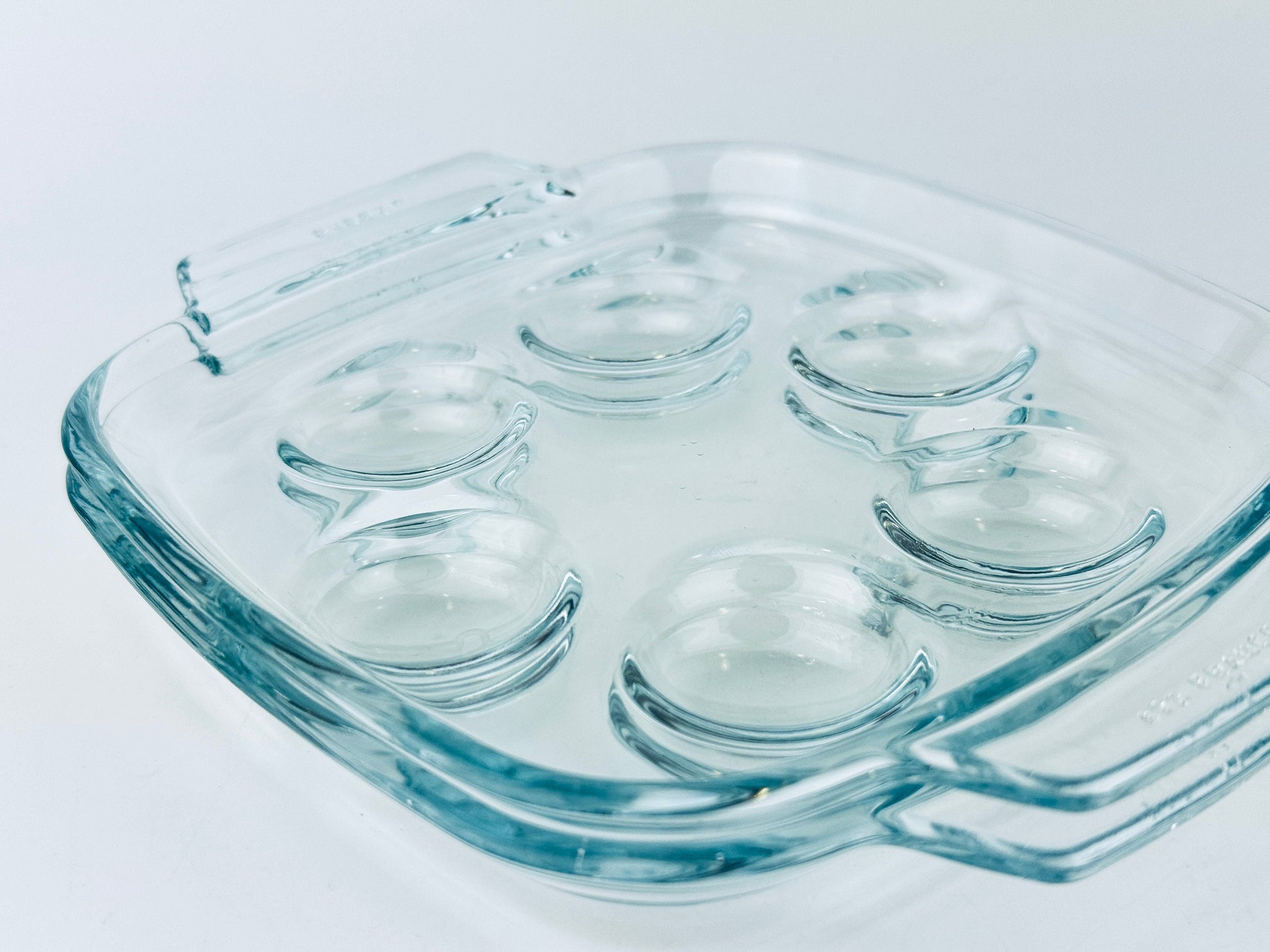 Product image for 'vintage pyrex clear glass escargot snail devilled egg plates 473 set of two 2 made in france' (view 64e9e2)