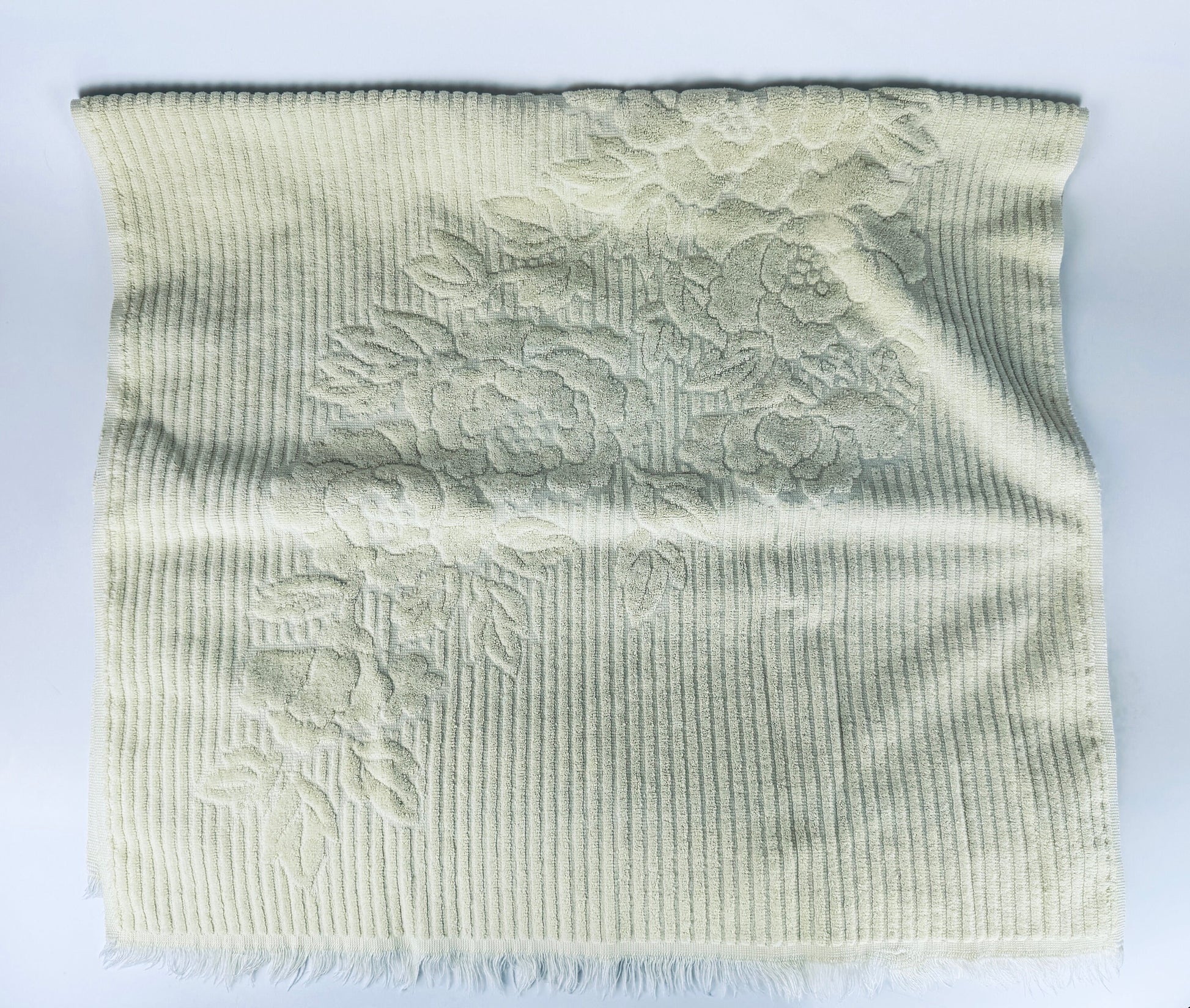Product image for 'vintage pale yellow rose floral fringe bath shower towel cannon gold label made in usa' (view b22ae9)