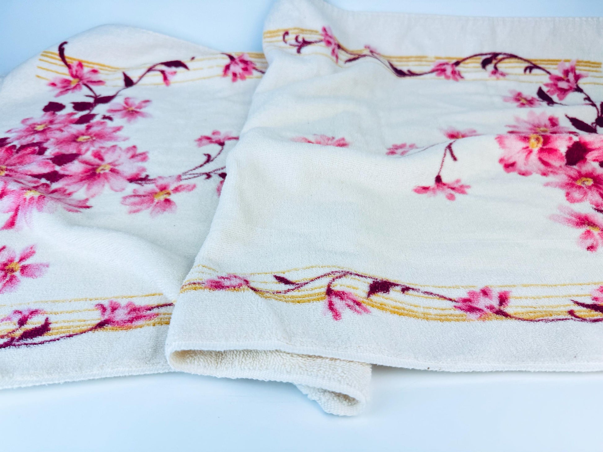 Product image for 'vintage sears pink gold floral fringe bath towel made in canada cotton polyester blend' (view 30c88c)