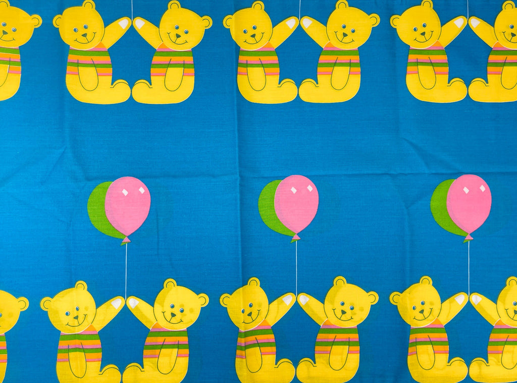 Product image for 'vintage 1980s kids bear balloon pattern queen pillow case cover set two 2 new old stock nos made in canada' (view bdbfc0)