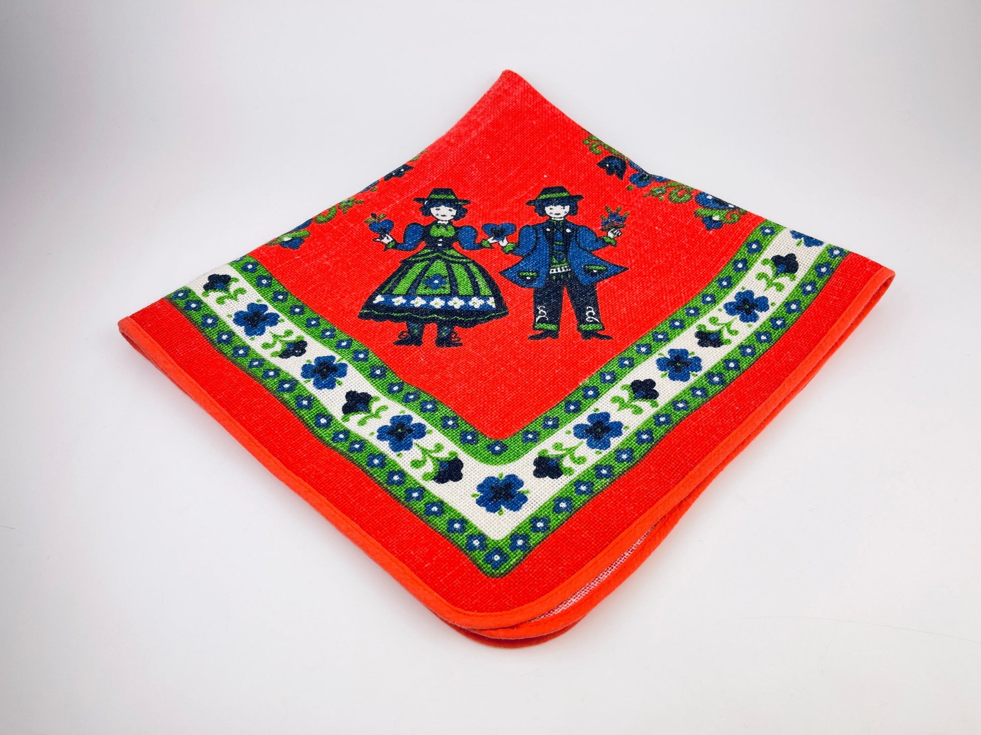 Product image for 'vintage german folk art floral square red table cloth jute polyester blend made in western germany by nagel piepmats' (view 527438)