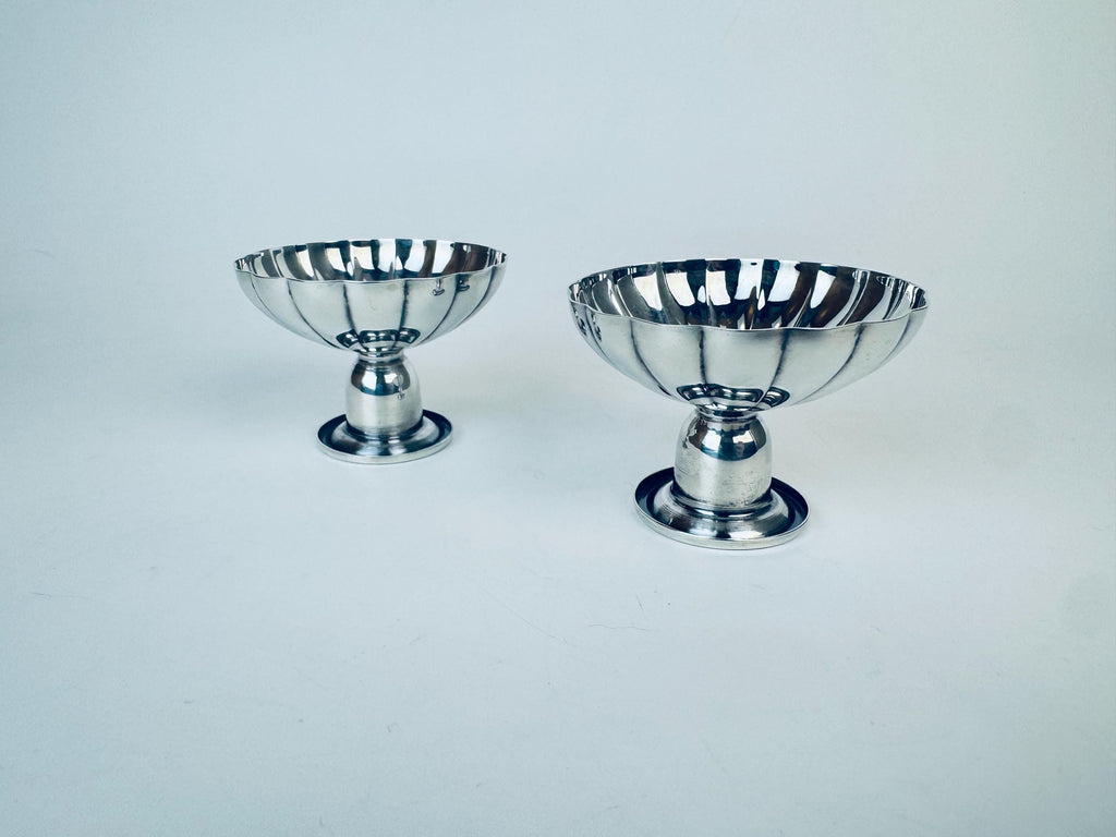 Product image for 'vintage oneida silver plated copper candlestick holders set of two' (view 5a2143)