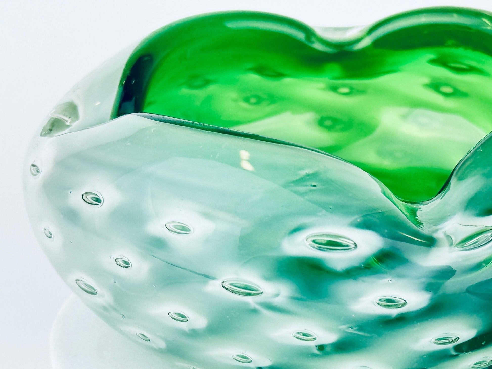 Product image for 'vintage green art glass ashtrays rolled rim bullicante controlled bubbles sold separately' (view 1a483c)