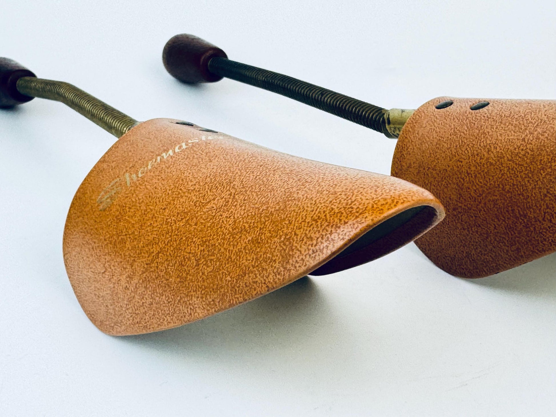 Product image for 'vintage shoemaster faux brown leather shoe trees set of 2' (view 2d8313)