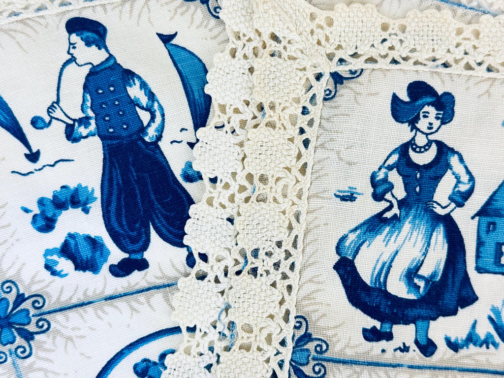 Product image for 'vintage beige blue delft inspired lace edge table runner centrepiece doily' (view 2584df)