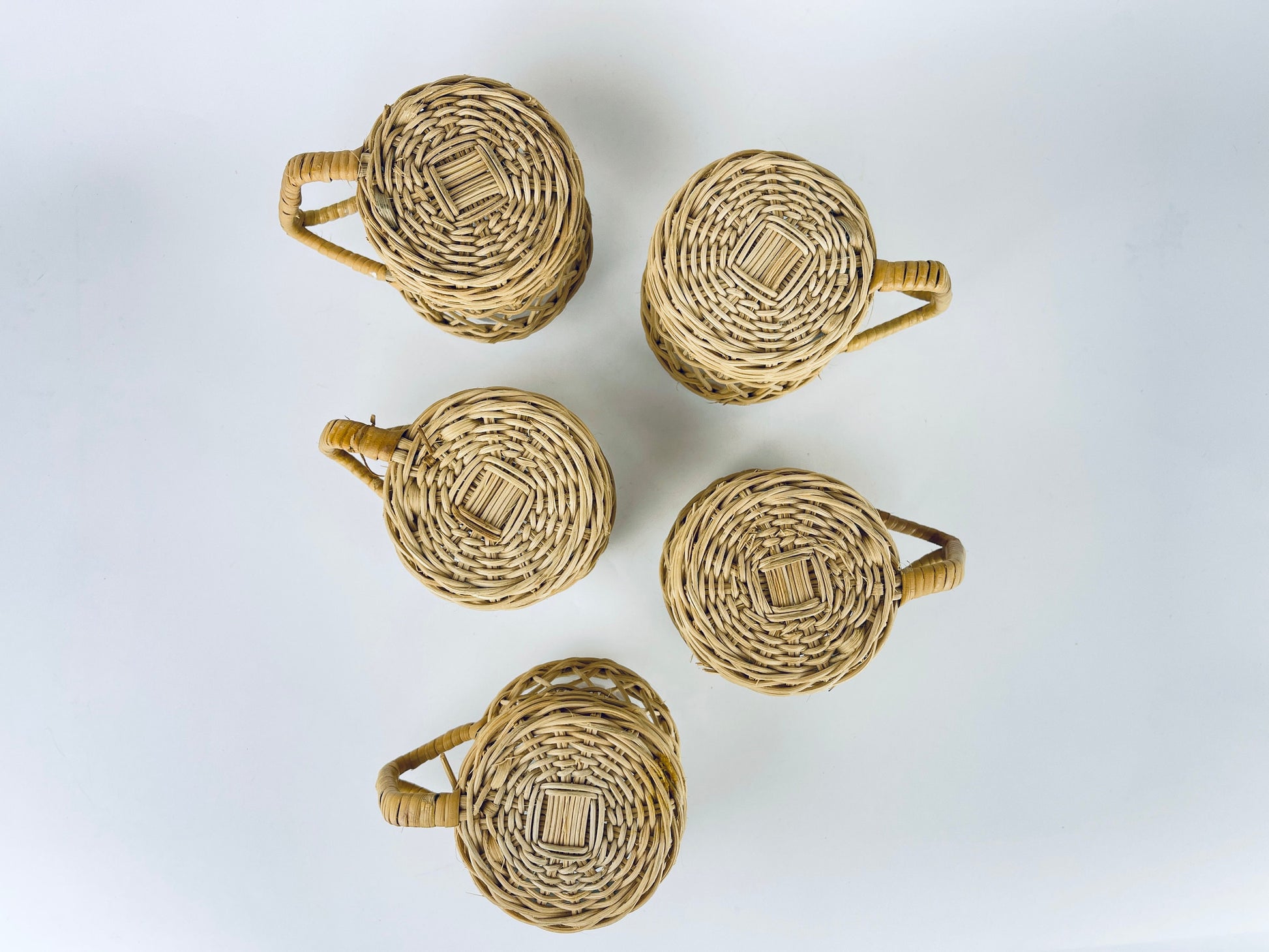 Product image for 'vintage boho woven wicker glass handled cup mugs set of five 5' (view e23f75)