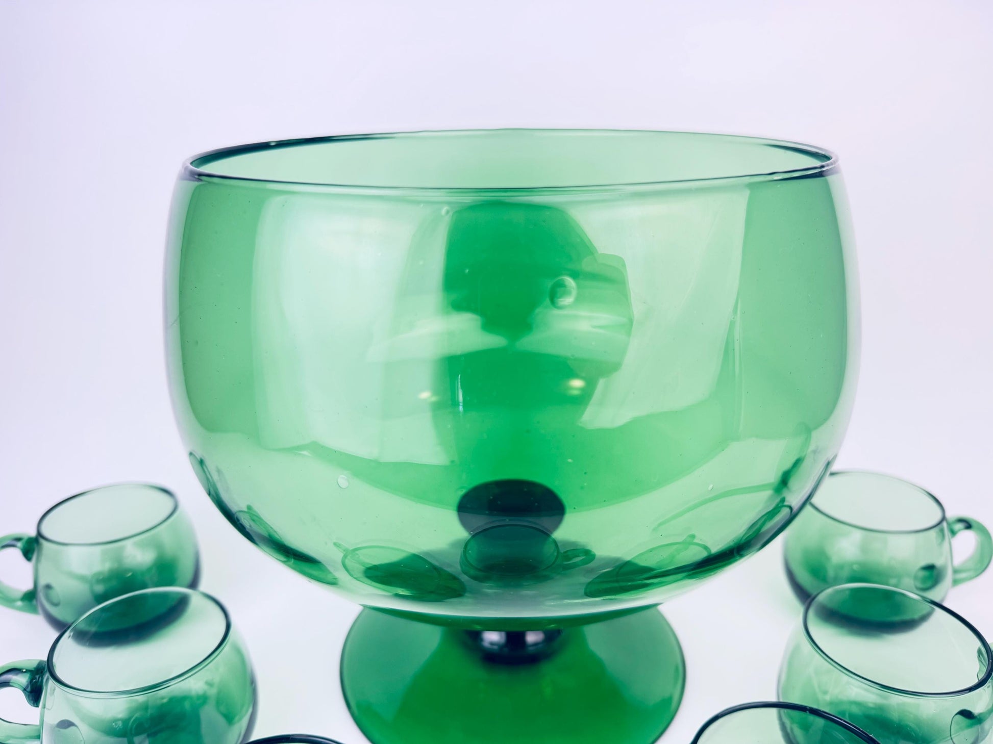 Product image for 'vintage verde green italian empoli art glass footed punch bowl set ladle seven 7 cups italian art glass elegance' (view 048e37)
