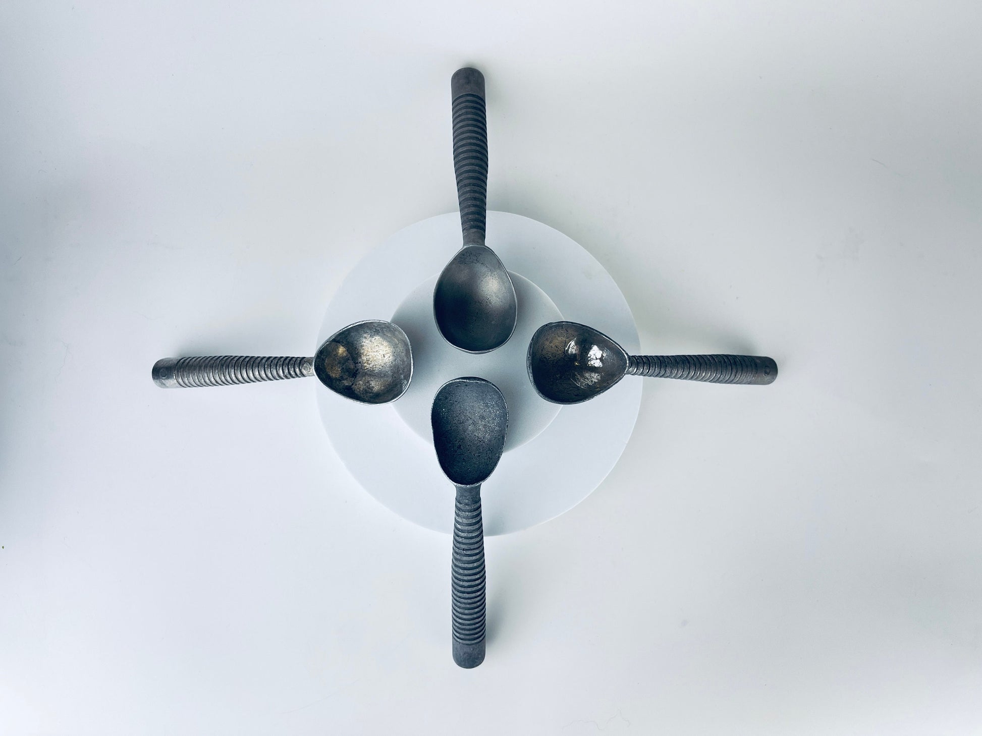 Product image for 'vintage ribbed silver metal ice cream spoon scooper sold separately' (view d97369)