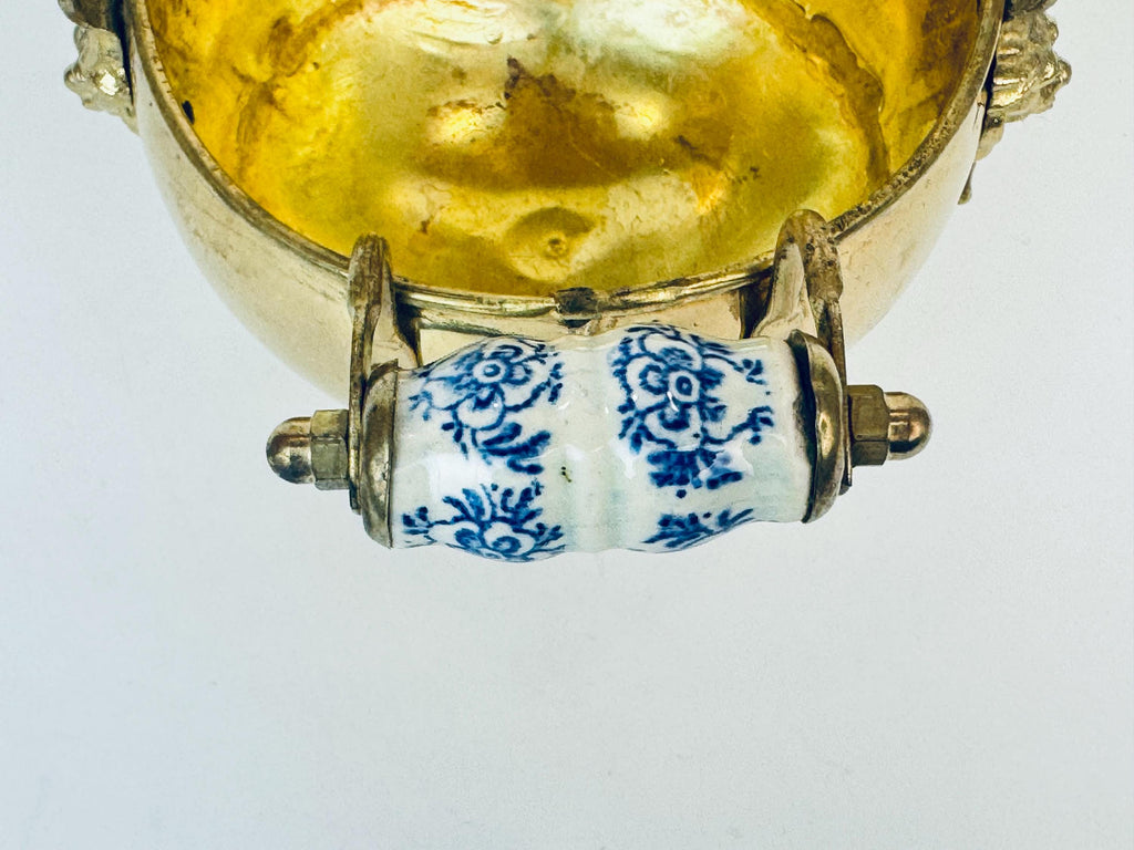 Product image for 'vintage brass lion head coal scuttle bucket elegant fireplace accent' (view f6e41a)