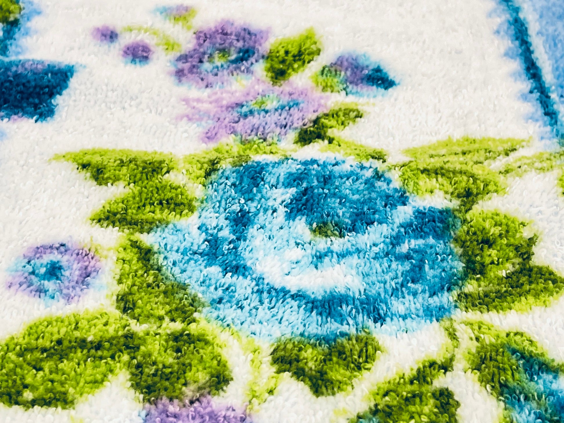 Product image for 'vintage blue floral fringe bath towel 1' (view 78cf1e)