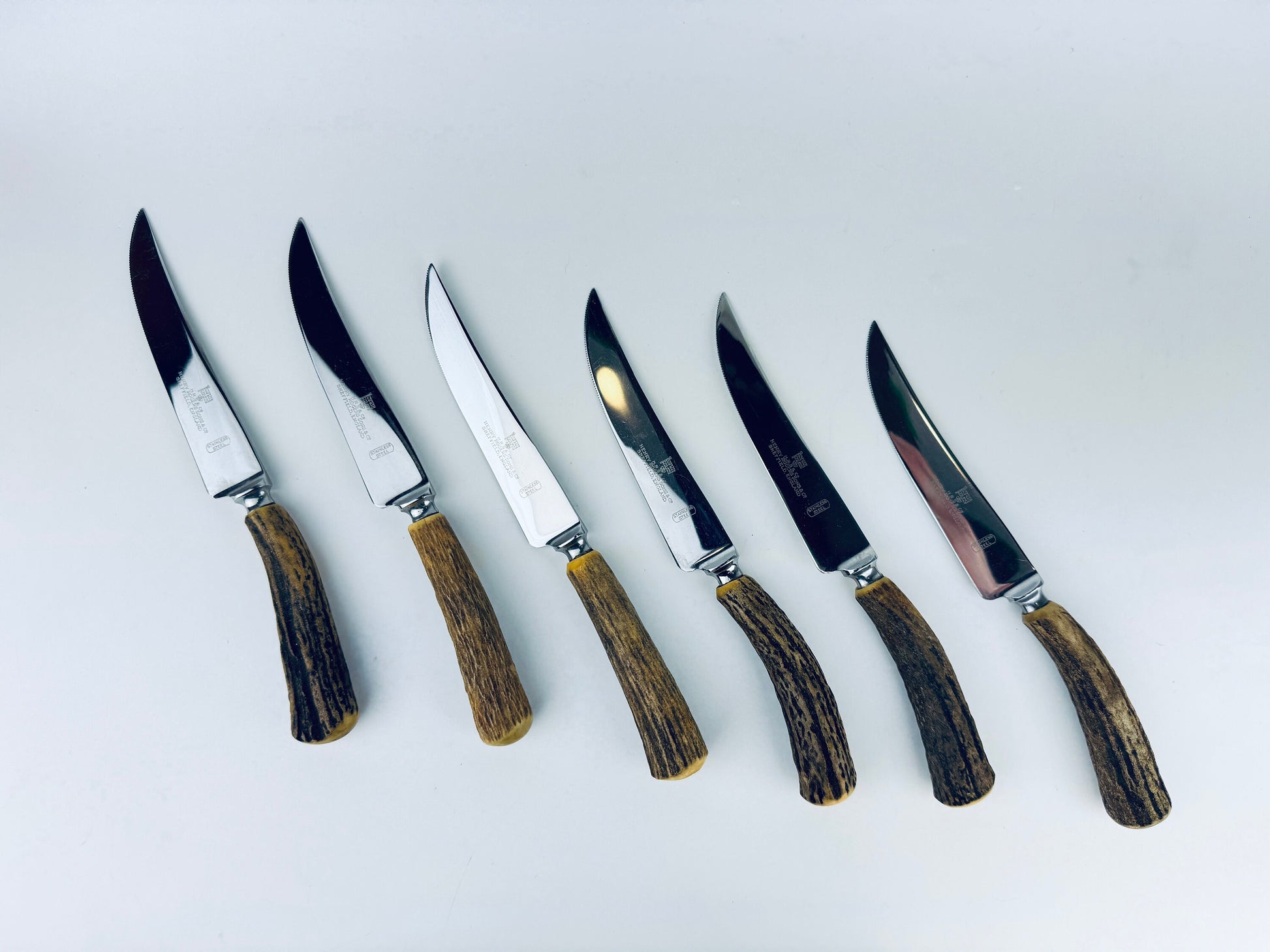 Product image for 'vintage genuine antler handles henry rogers sons co serrated stainless steel steak knife set set of six 6 made in england' (view bcc5d4)