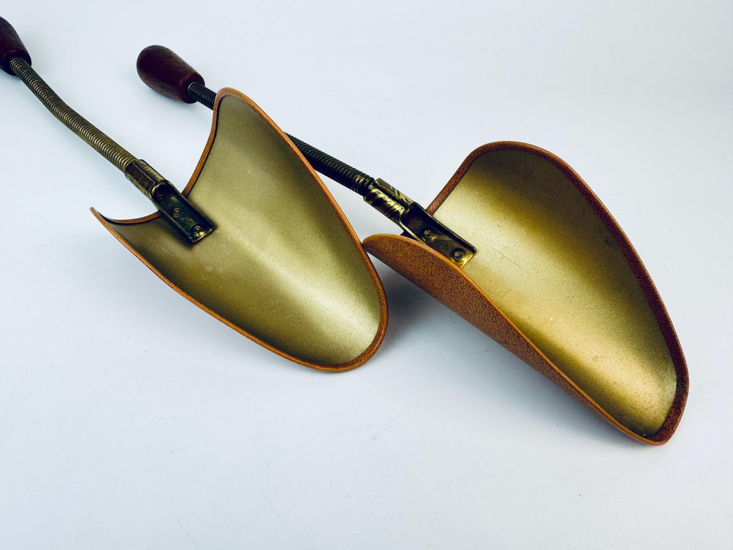 Product image for 'vintage shoemaster faux brown leather shoe trees set of 2' (view 546663)