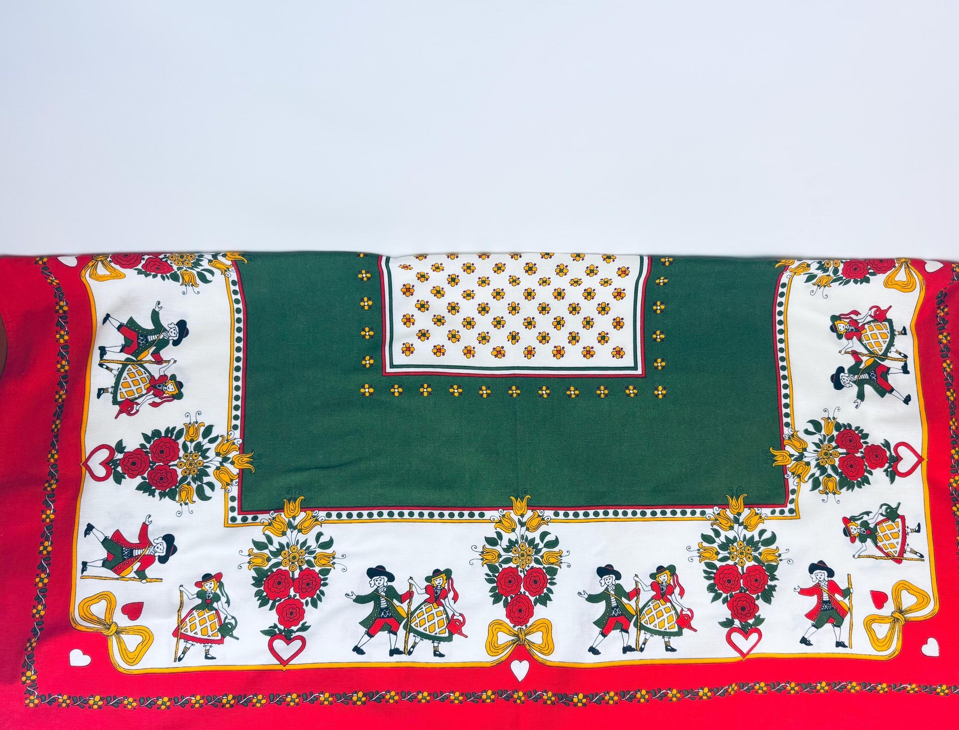 Product image for 'vintage folk art floral print edge square table cloth 40 x 40' (view 2a20a3)
