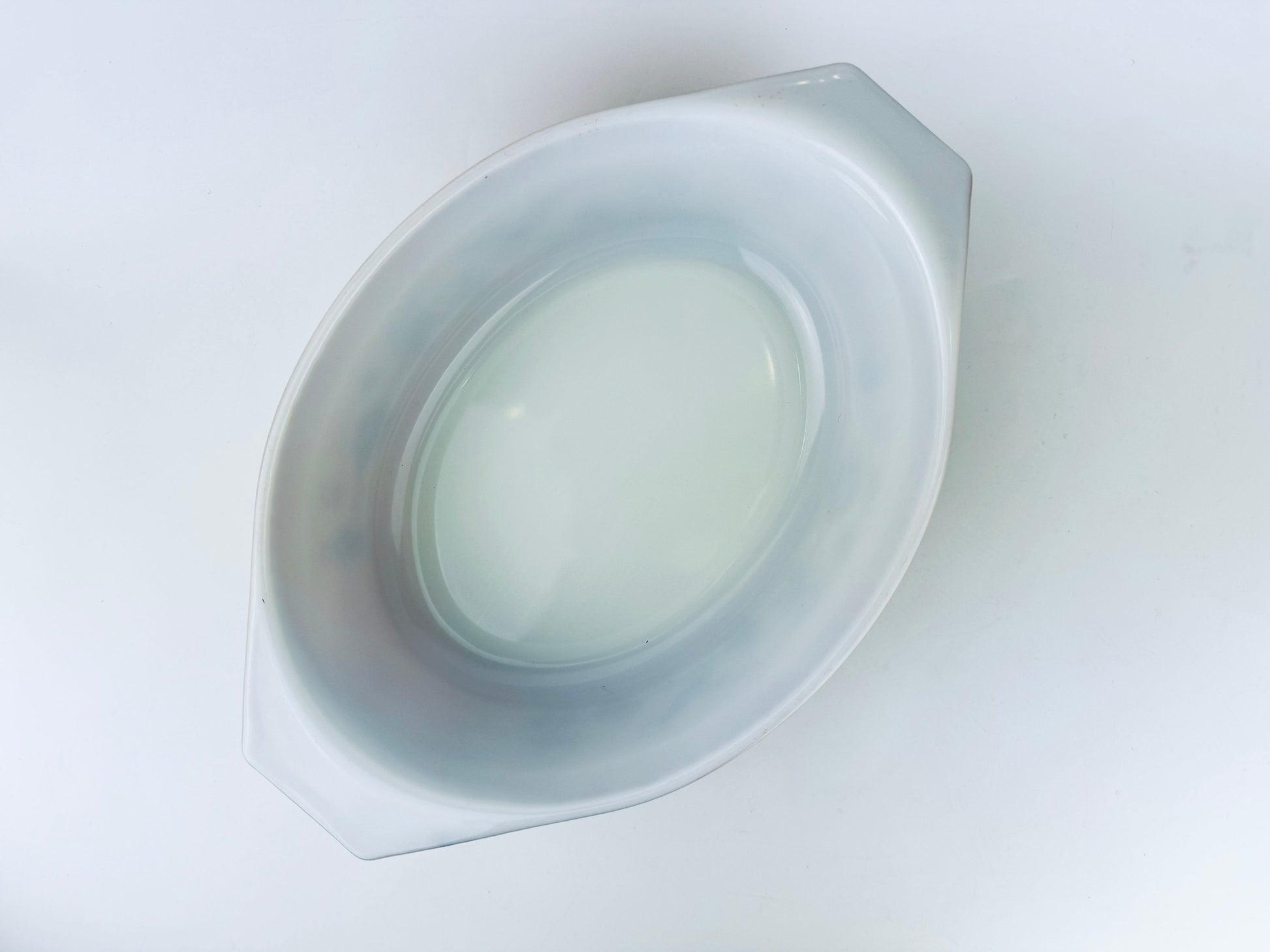 Product image for 'vintage early american pyrex white milk glass casserole dish 043 1 1 2 qt 1 42 litre early canadian' (view 53f3e4)