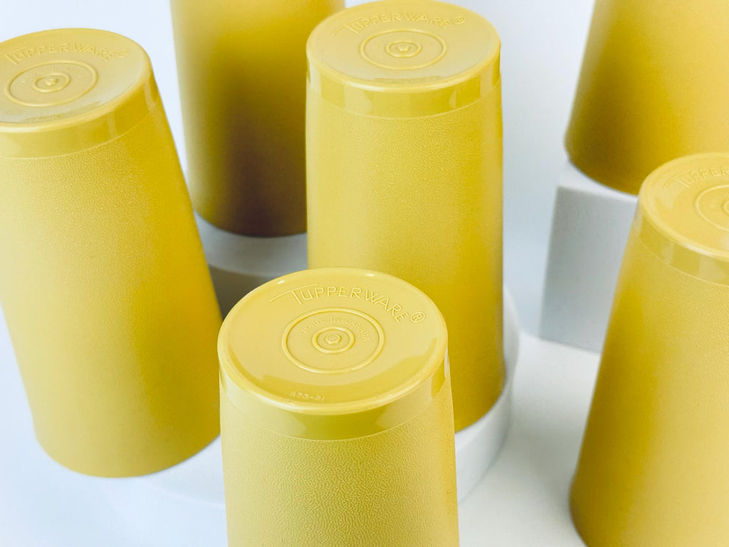 Product image for 'vintage golden harvest plastic tupperware cups set of six 6 made in canada' (view 6d95ad)