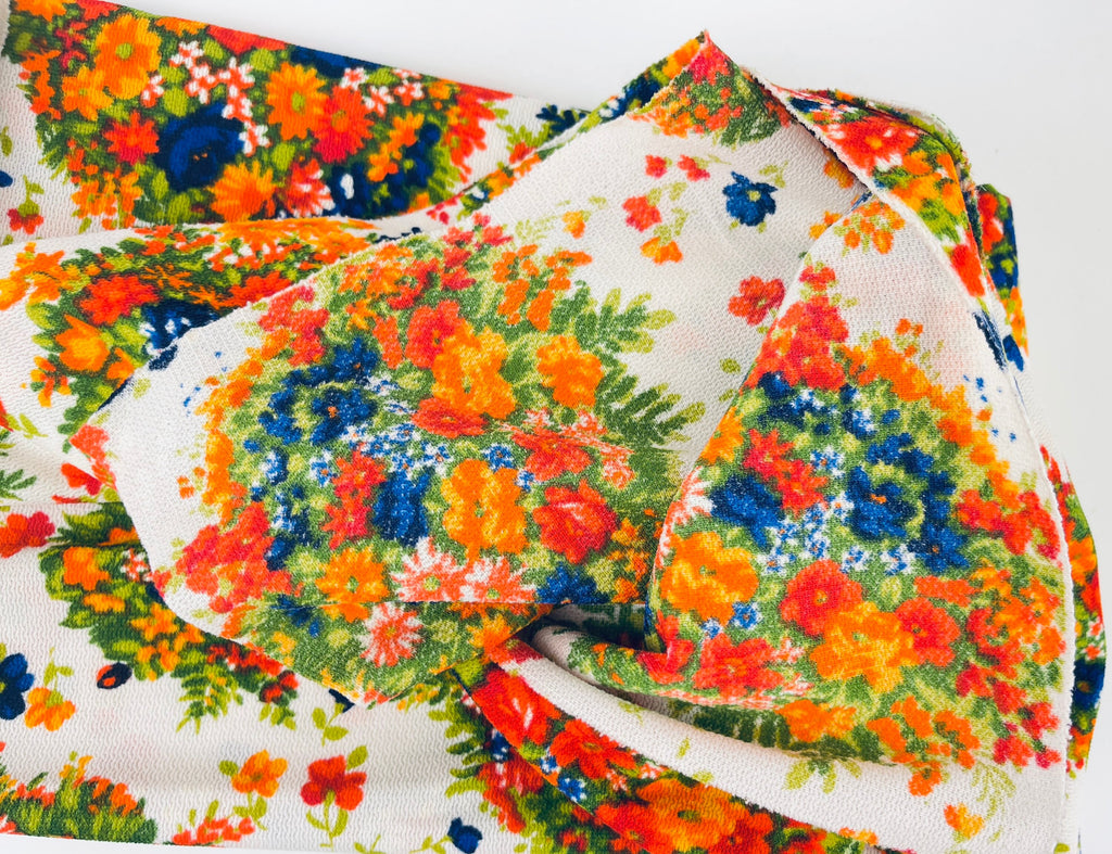 Product image for 'vintage bright floral white polyester stretch fabric 46 x 88' (view 44d734)