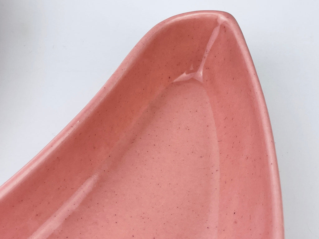 Product image for 'vintage 1950s pink boomerang dishes santa anita ware california mcm atomic ceramic tray set' (view 660d26)