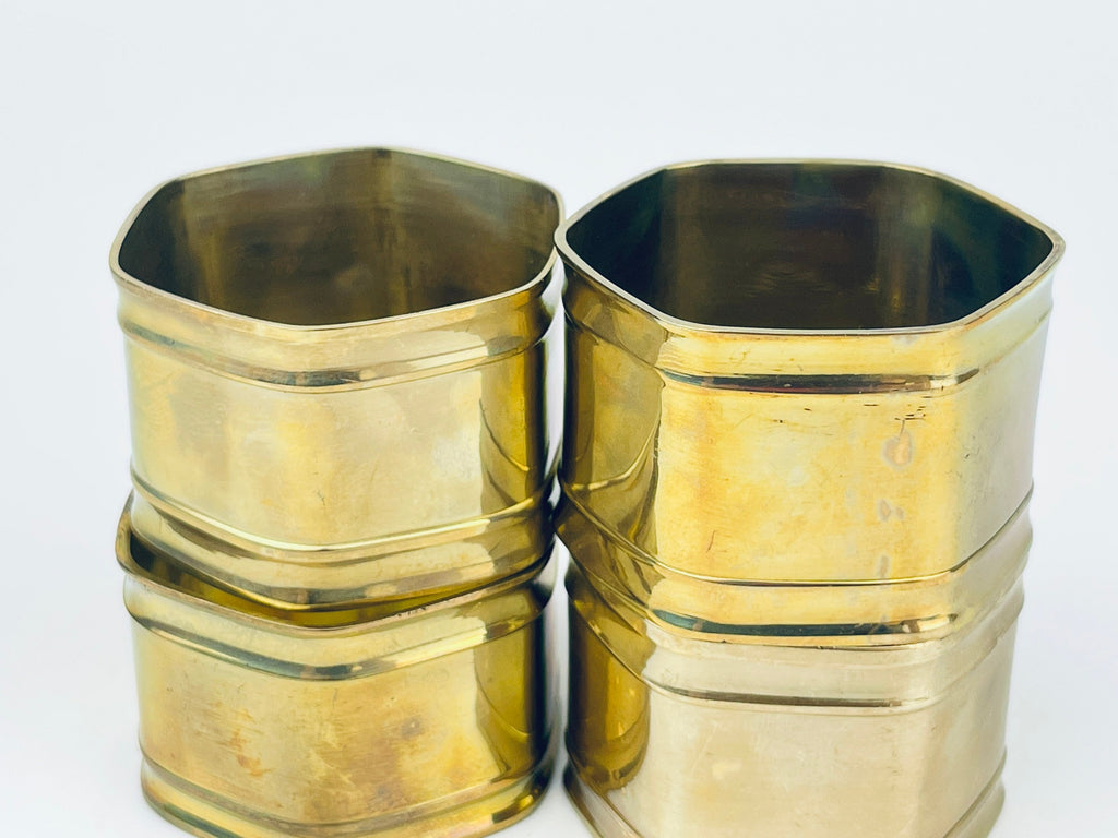 Product image for 'vintage geometric hexagon brass napkin ring holders set of four 4 attractive aged patina' (view e21550)