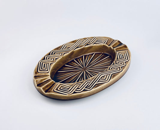 Product image for 'vintage usa pottery brown ash tray ceramic drip glazed' (view 68243a)