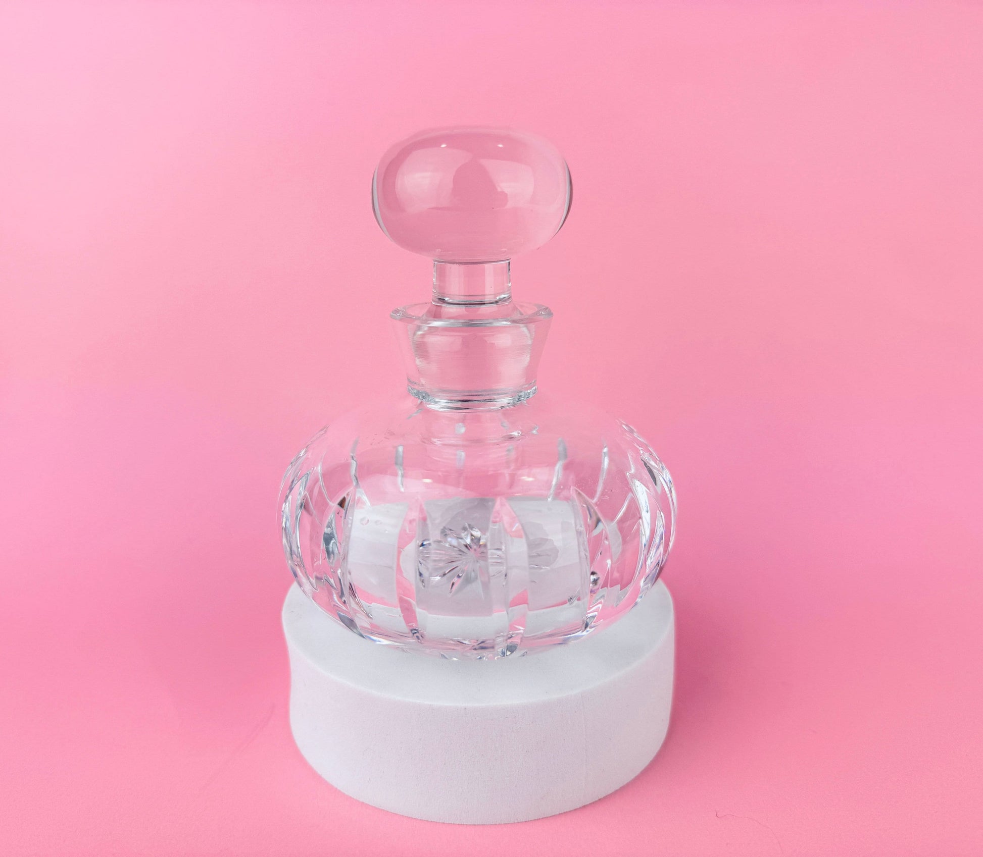 Product image for 'vintage atlantis lead crystal sonnet pattern perfume decanter made in portugal' (view c092f7)