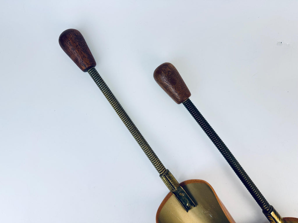 Product image for 'vintage shoemaster faux brown leather shoe trees set of 2' (view 5ae4eb)