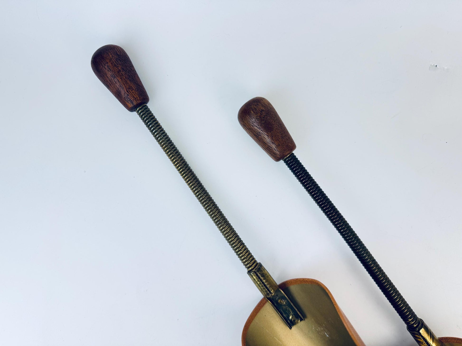 Product image for 'vintage shoemaster faux brown leather shoe trees set of 2' (view 5ae4eb)