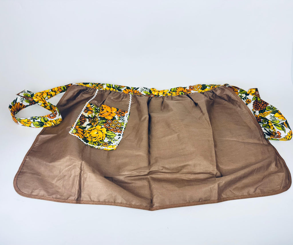Product image for 'vintage 1960s reversible brown gold floral waist apron with pocket mid century charm' (view 403f0d)