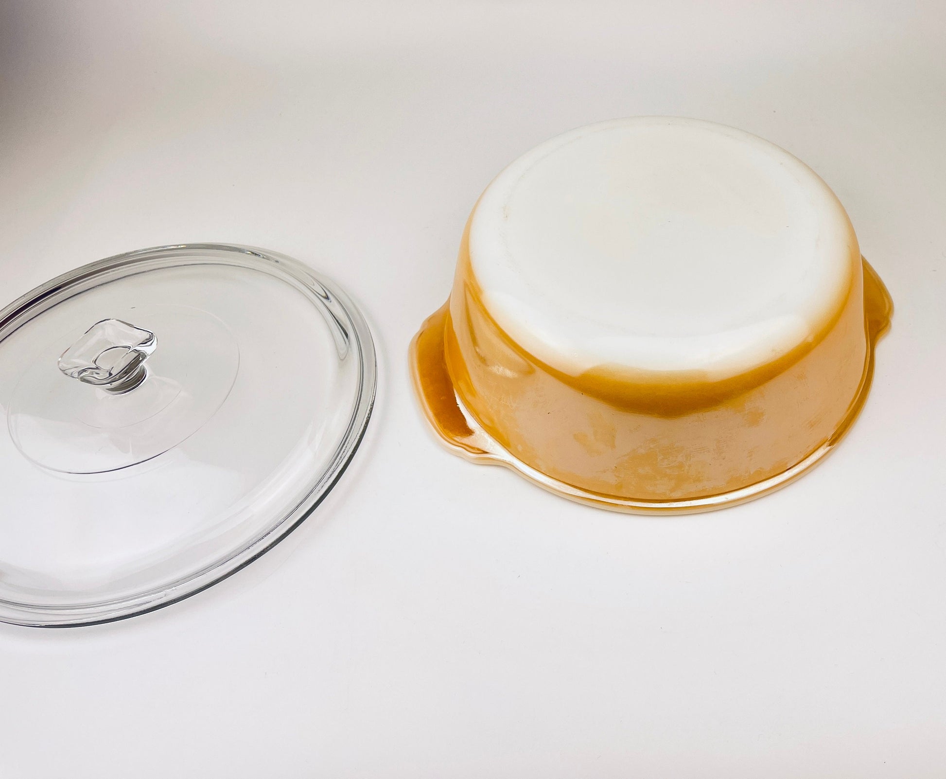 Product image for 'vintage fire king peach lustreware casserole dish lid 2 qt 1 89 litre made in usa' (view 53ad34)