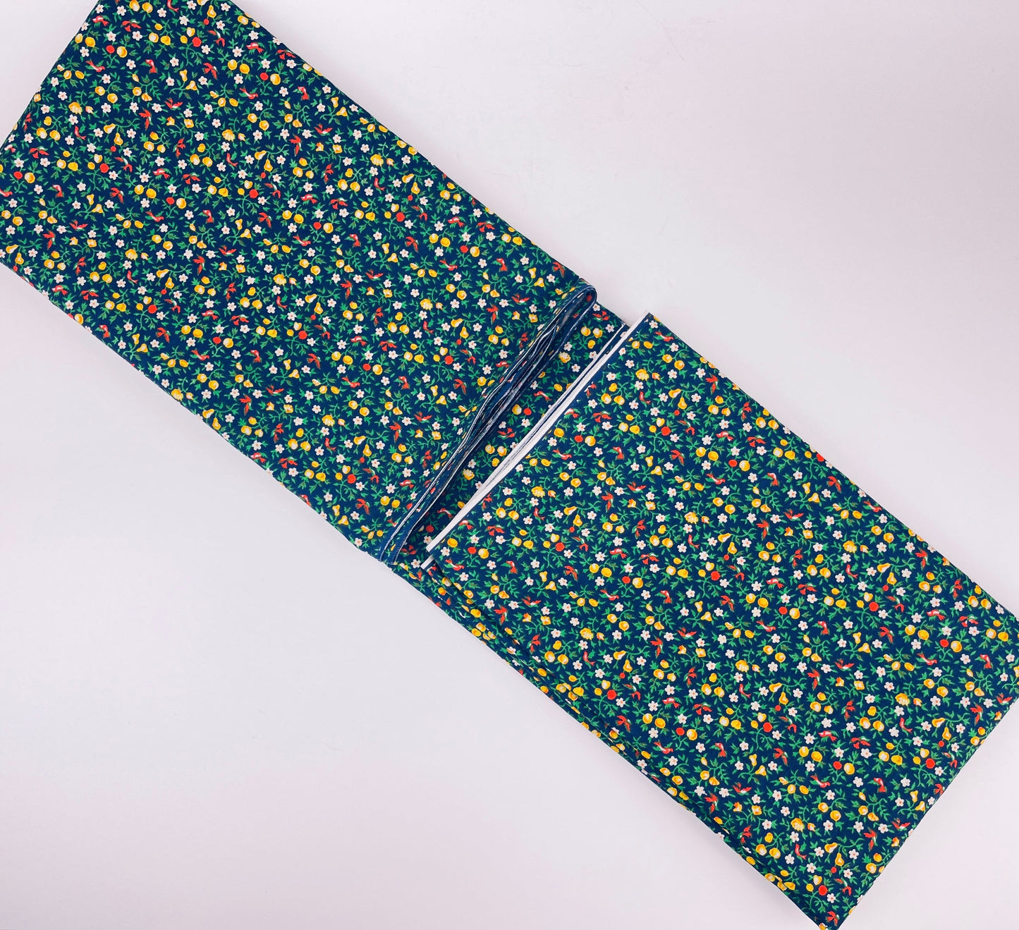 Product image for 'vintage blue green floral fruit polyester fabric 44 75 x 80' (view 1f5051)