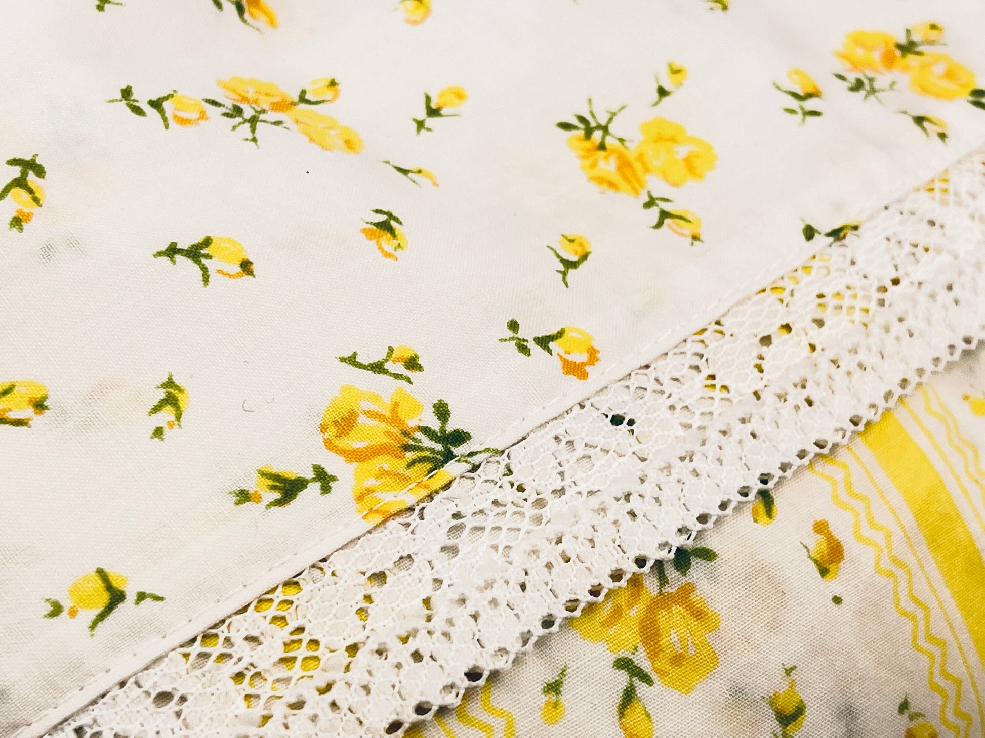 Product image for 'vintage jcpenney double twin bedding sheet set yellow floral lace pattern fashion manor percale penn prest' (view 771ecc)