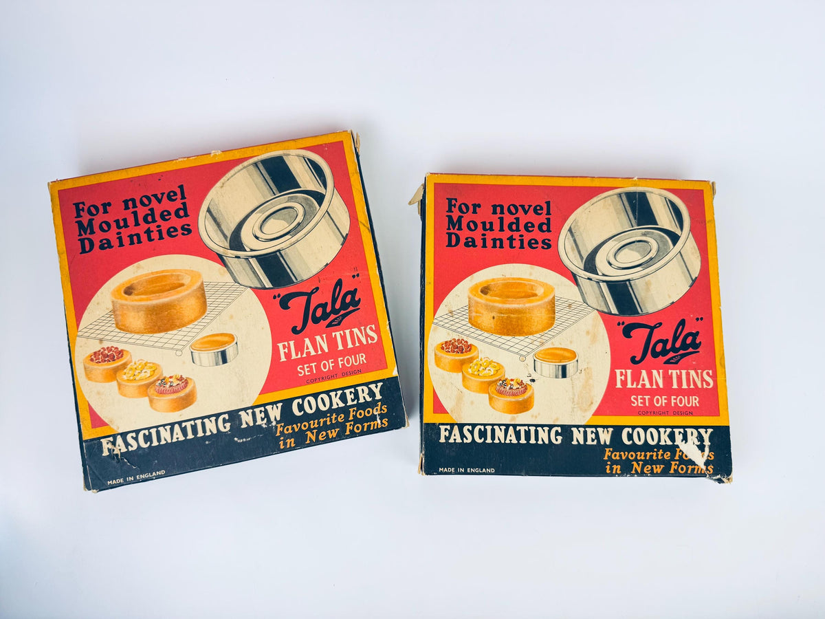 Product image for 'vintage 1950s tala flan tins set of four made in england' (view 2807f7)