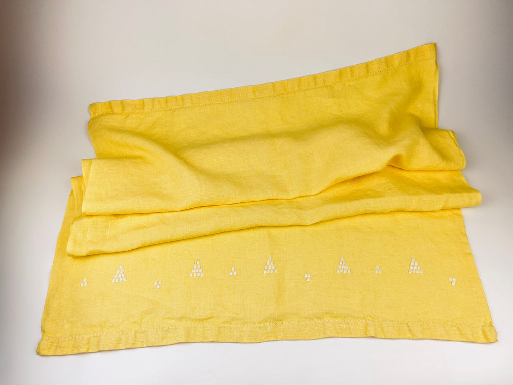 Product image for 'vintage oversized linen tea towel embroidered white geometric pattern 24 x 38' (view 603f67)