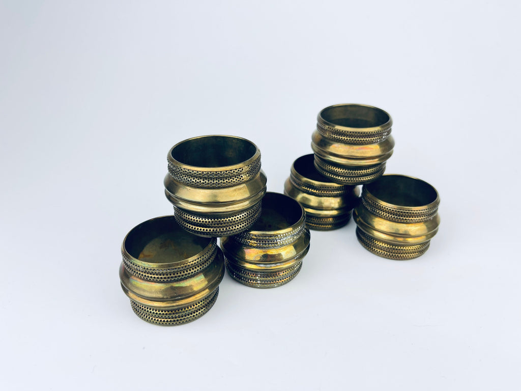 Product image for 'vintage brass ribbed napkin ring holders set of six 6 attractive aged patina' (view d7a51e)