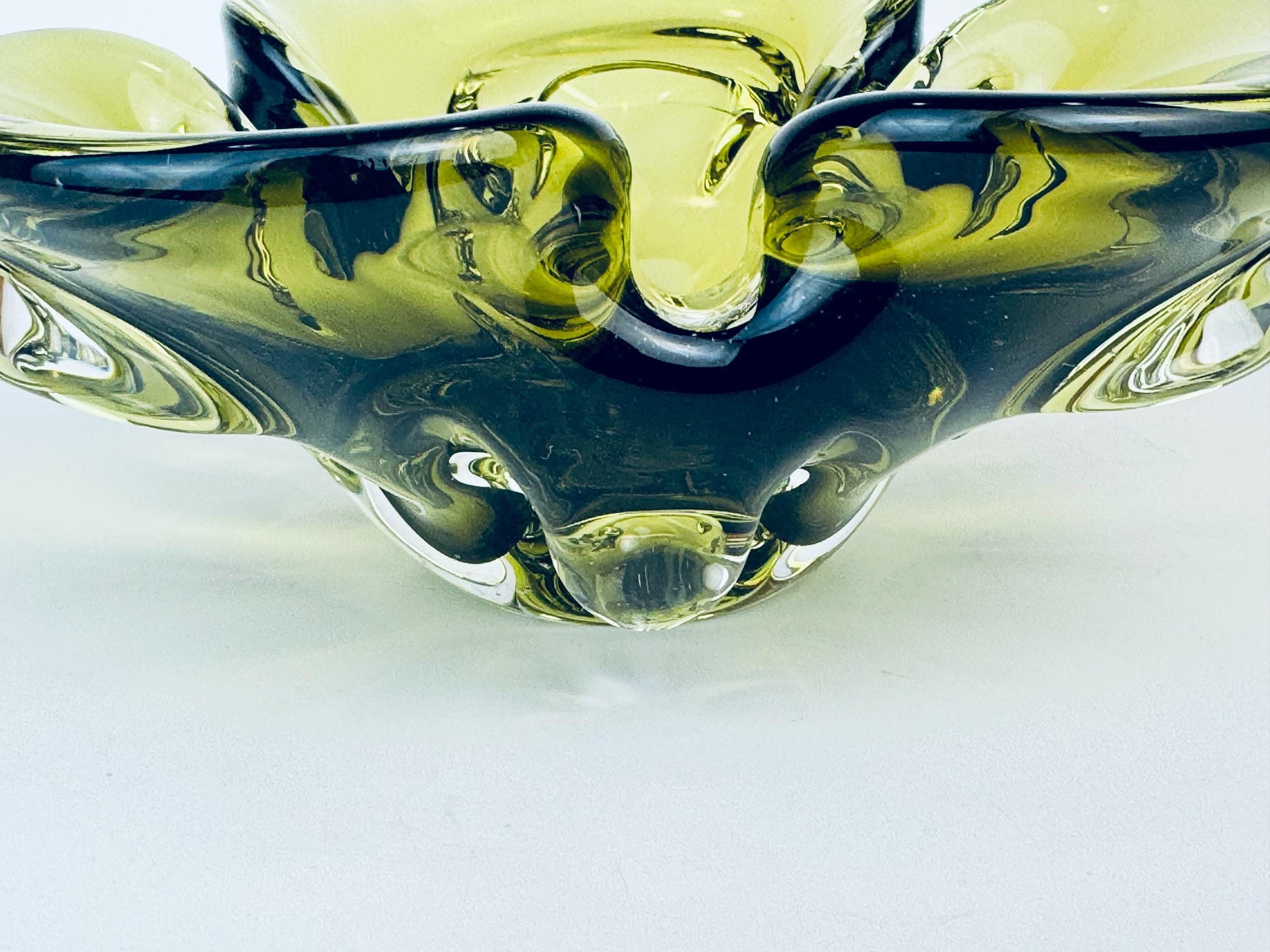 Product image for 'vintage olive green chalet glass ashtray bowl made in canada' (view 1adbb1)