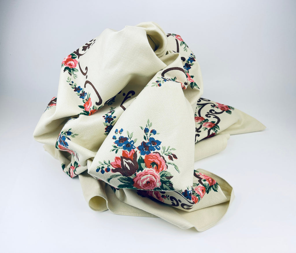 Product image for 'vintage pink floral acrylic table cloth 49 x 59' (view 102dab)
