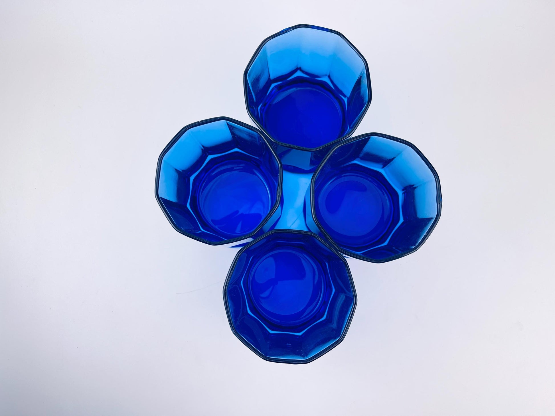 Product image for 'vintage cobalt blue drinking glasses set of four 4 decagonal geometric design' (view dc4cbd)