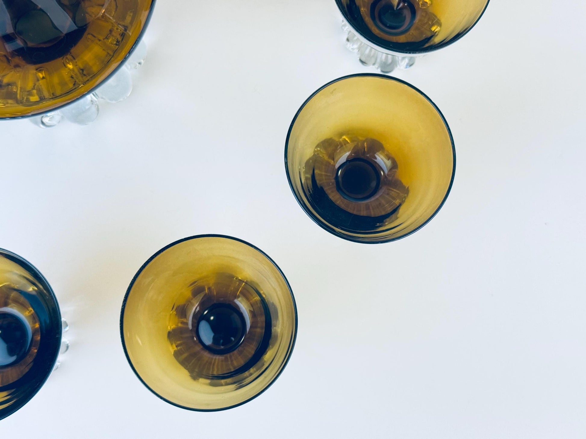 Product image for 'vintage asada bo bergstrom cocktail glass barware set pitcher glasses made in sweden barware gift blown swedish art glass' (view 223c94)