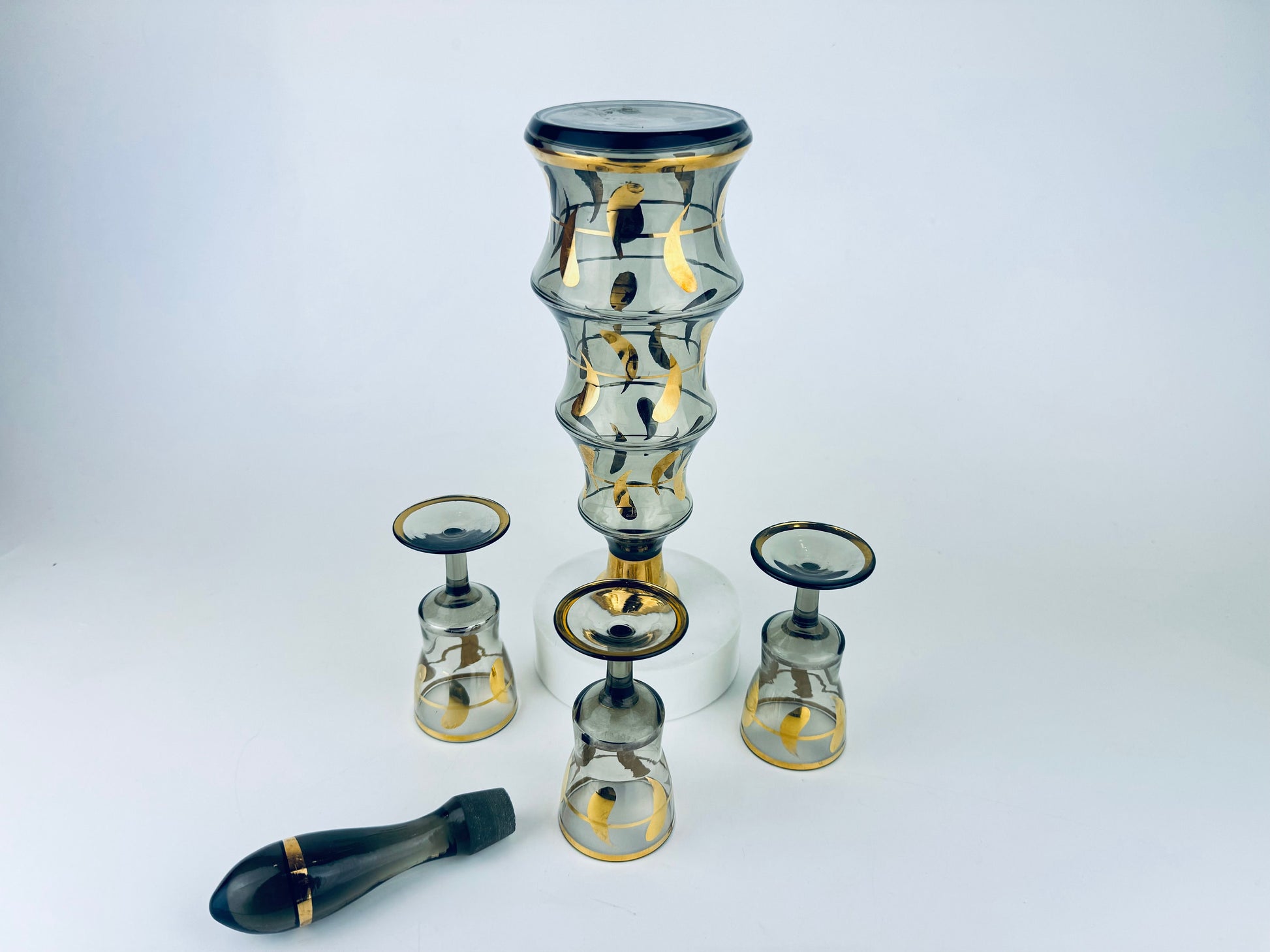 Product image for 'vintage mid century black gold curvy glass barware set decanter glasses bohemia crystal made in czechoslovakia barware gift' (view 96f58b)