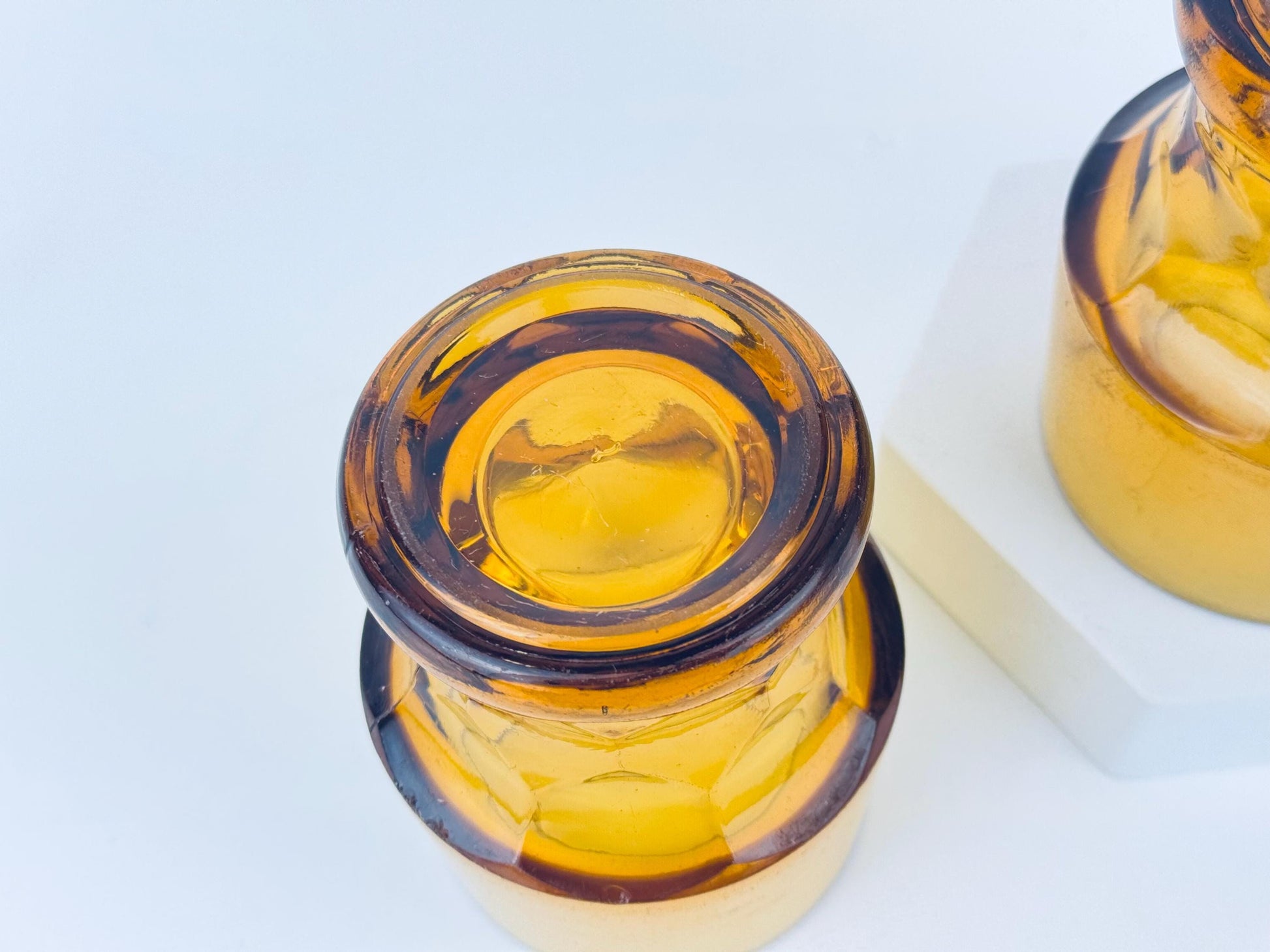 Product image for 'vintage amber chiselled heavy glass tumblers set of 2 mid century modern barware' (view 60851f)