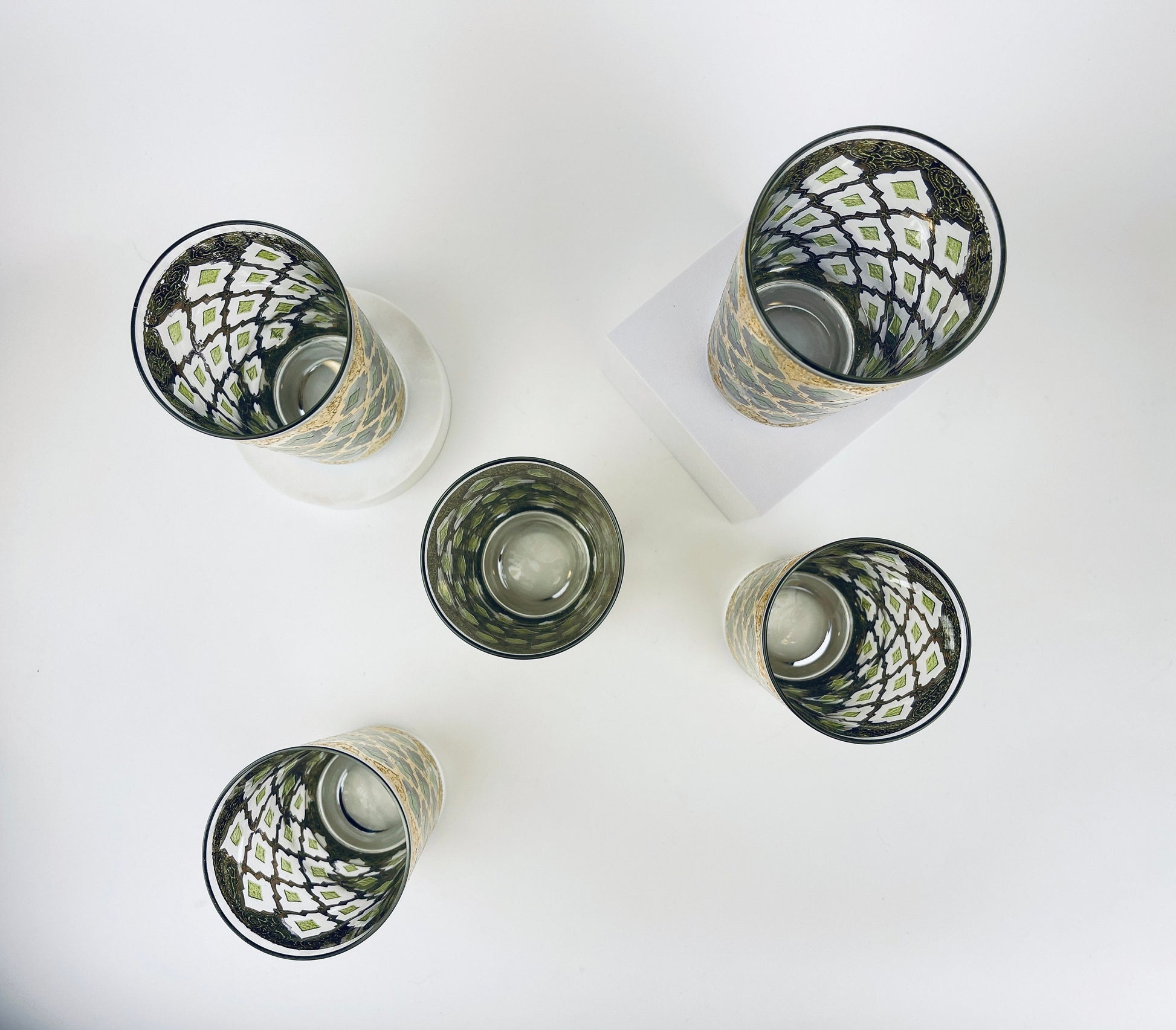 Product image for 'vintage culver tyrol valencia 22 kt gold emerald green diamond pattern barware glasses set of five 5 barware gift' (view 146d58)