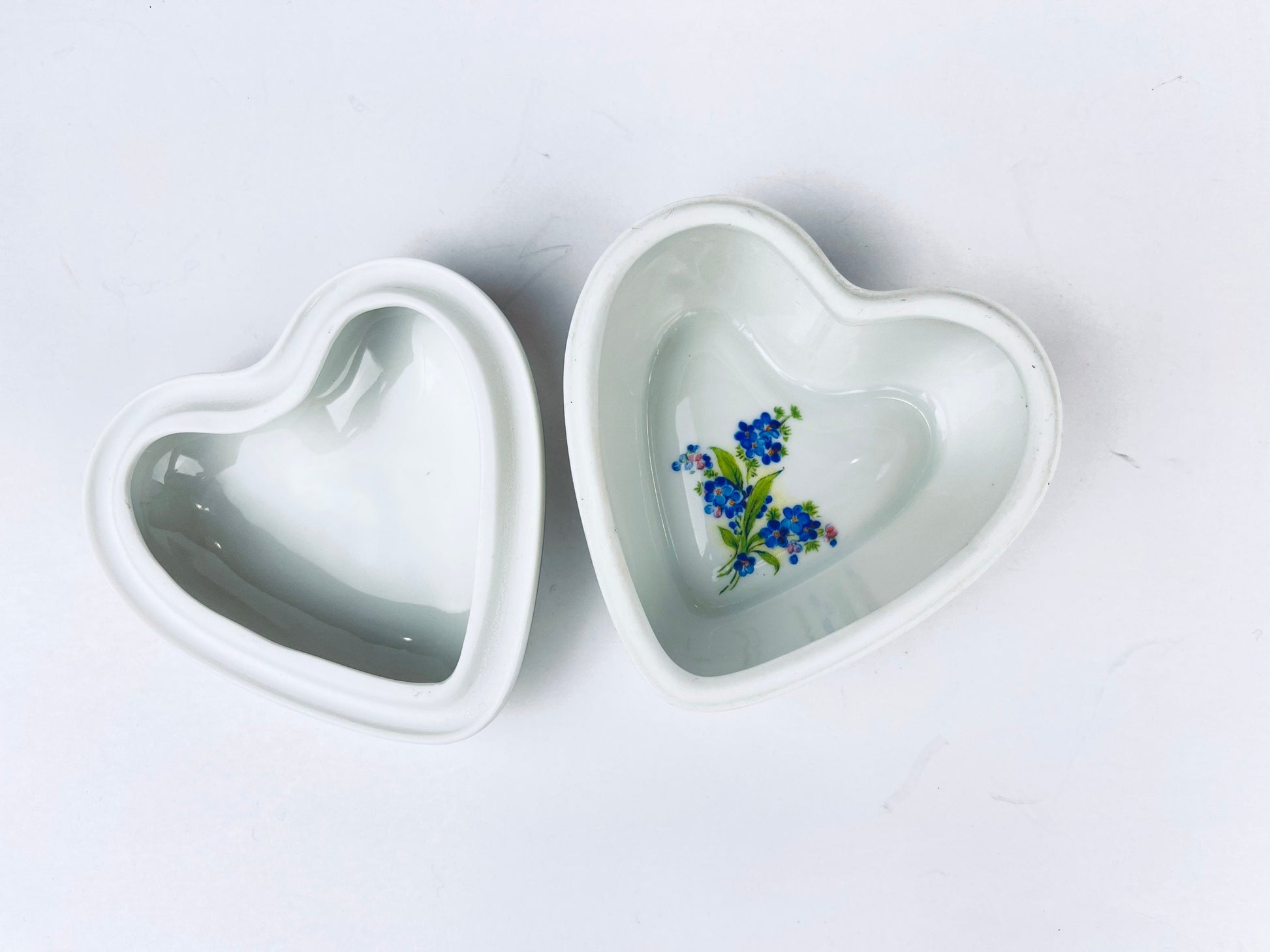 Product image for 'vintage ceramic heart ring dish trinket jar floral front pattern 24 k gold made in western germany bavaria' (view 99ba88)